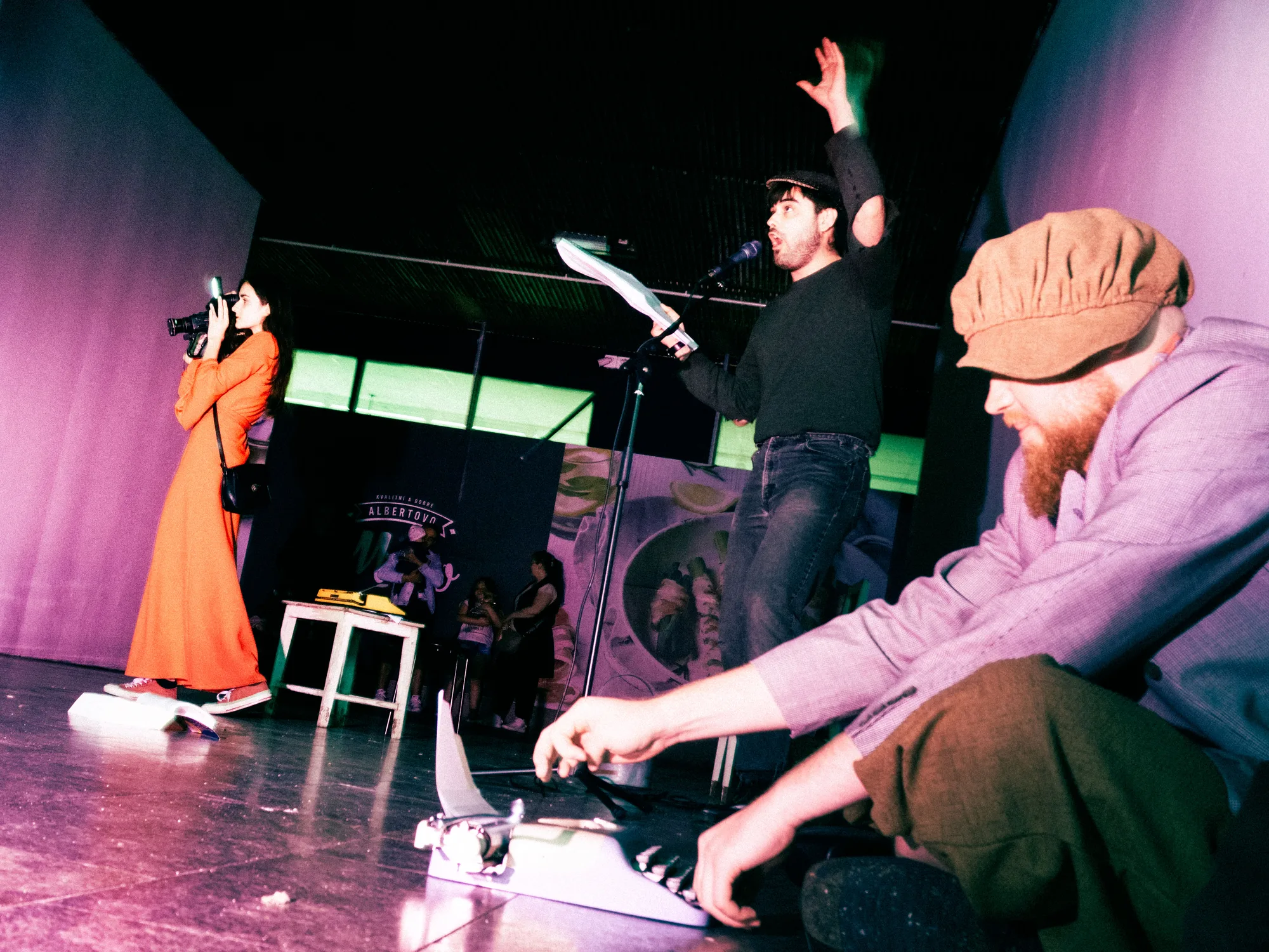 Sandra Pasławska, Tyko Say, and Jaromír Lelek performing together at Excuse me, Žižkov (Photo by Eduard Germis)