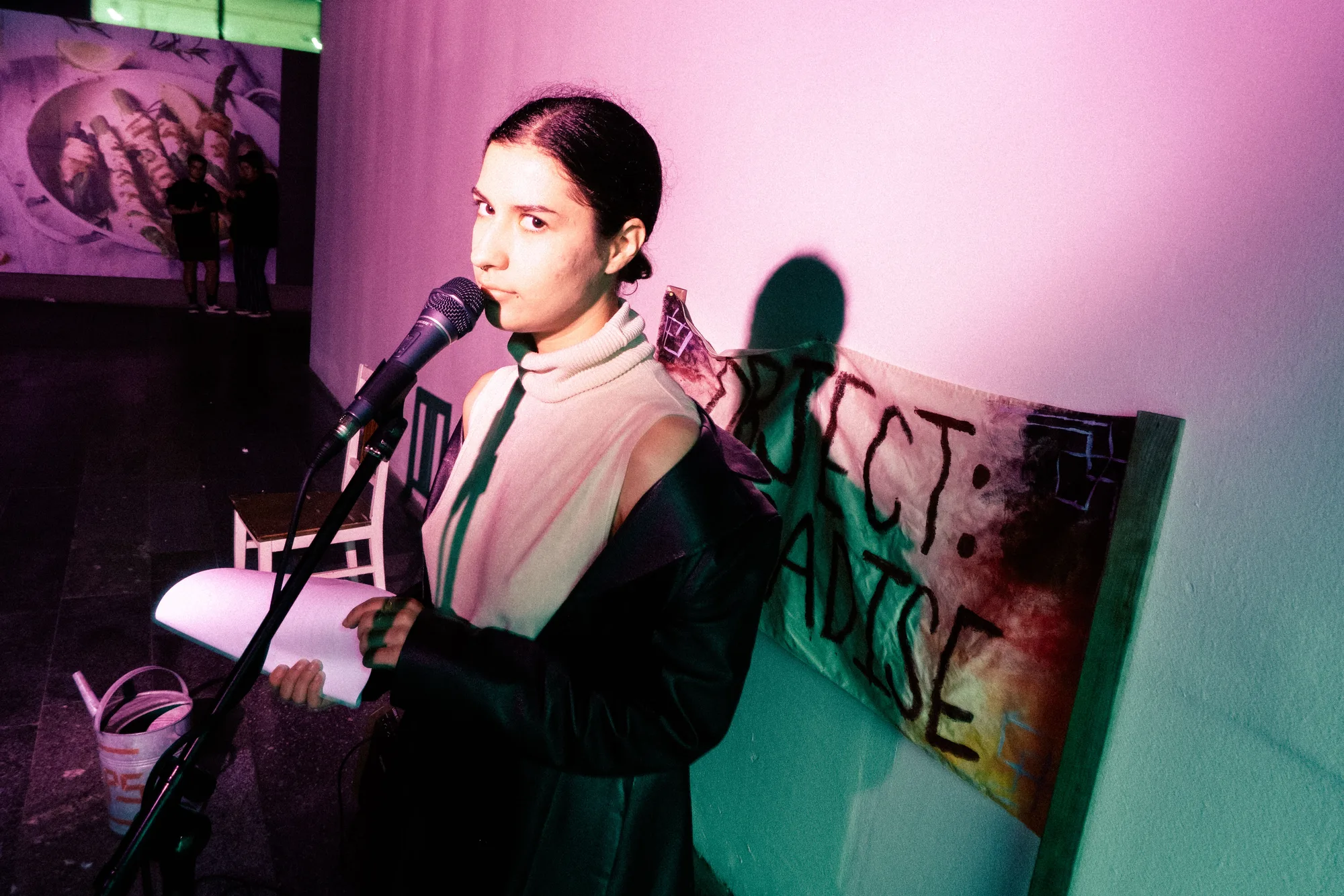 Yeva Kupchenko reading at Excuse me, Žižkov (Photo by Eduard Germis)