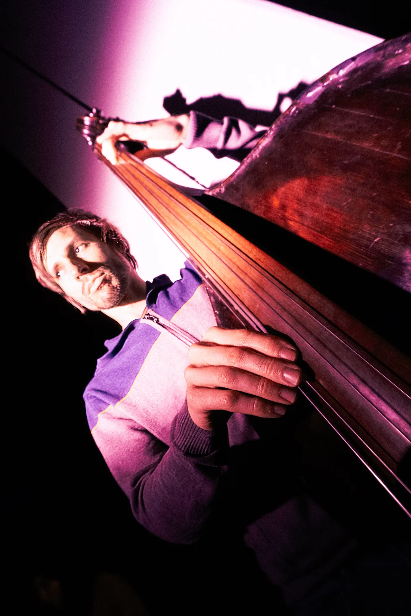 Martin Debřička playing at Excuse me, Žižkov (Photo by Eduard Germis)