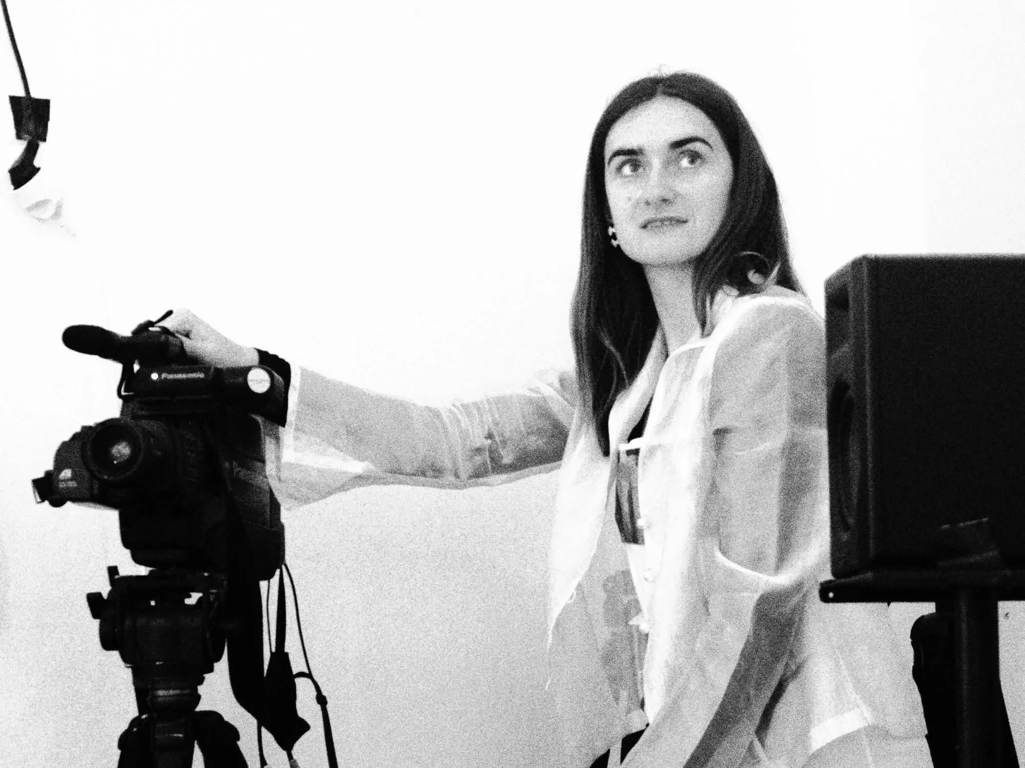 Sandra Pasławska filming at the final event of Momentument (Photo by Louis Armand)