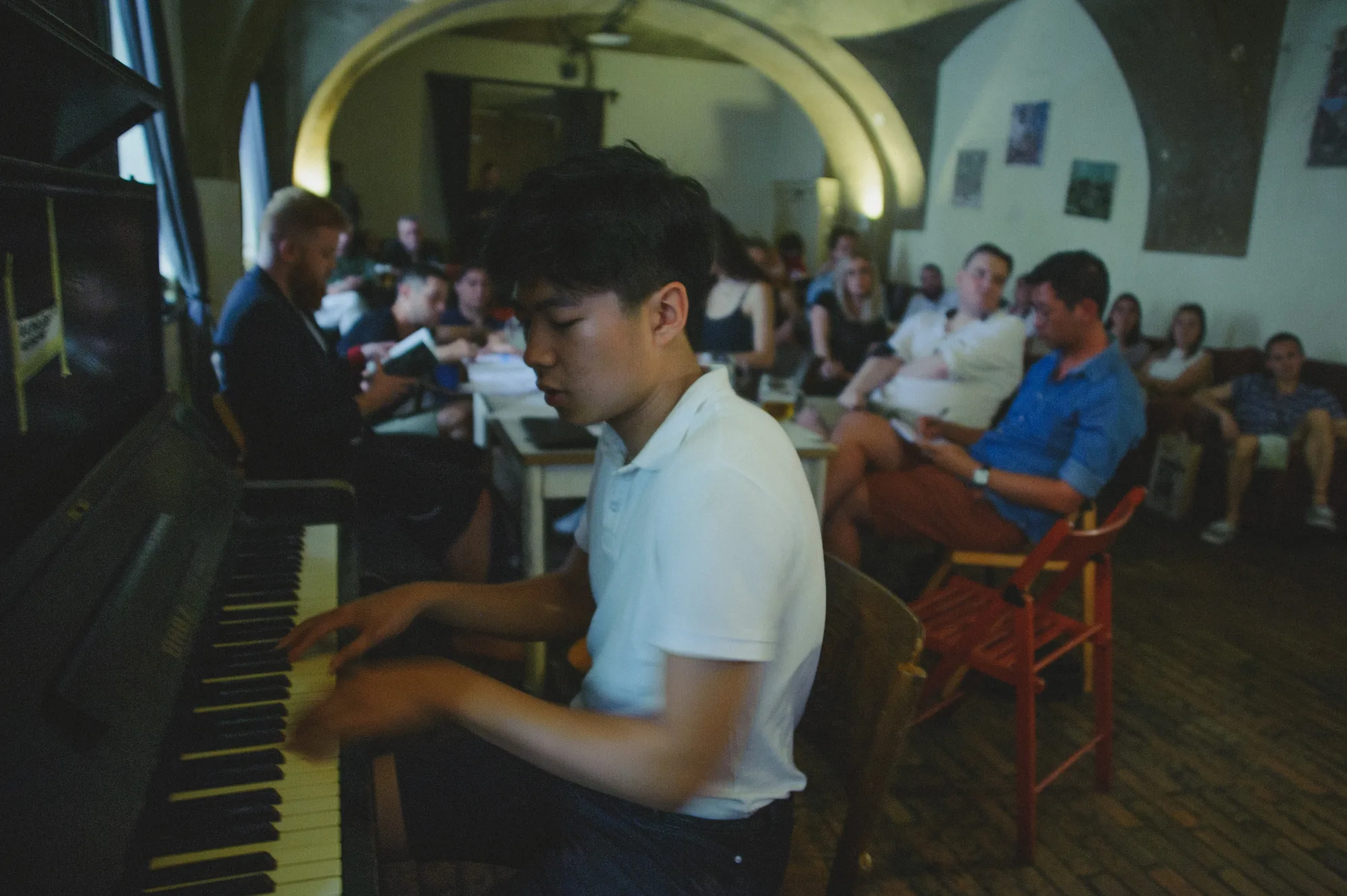 Honza Zhang performing at Sound of June (Photo by Julie Orlová)