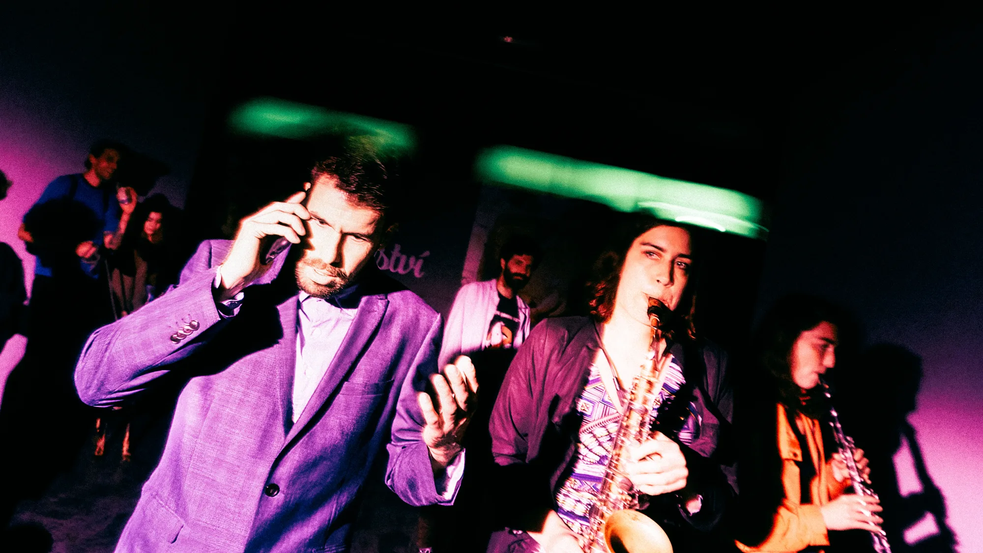 Aaron Barnett Anna Pulkrabová and Zoe Perrenoud playing at Excuse me, Žižkov (Photo by Eduard Germis)