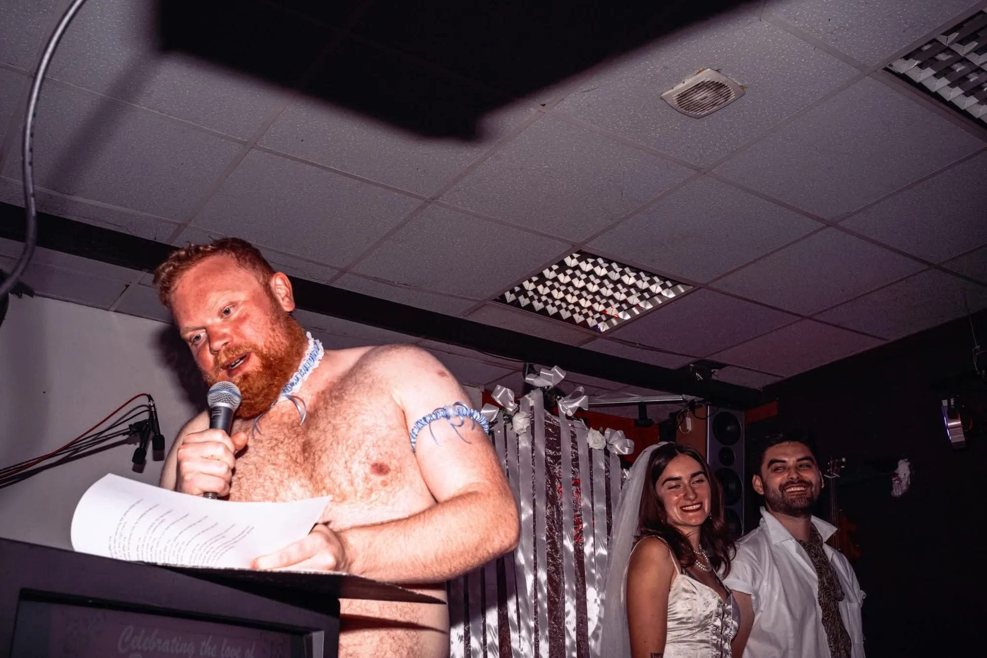 Jaromír Lelek officiating the wedding of Sandra Pasławska and Tyko Say (Photo by Martin Doležal)